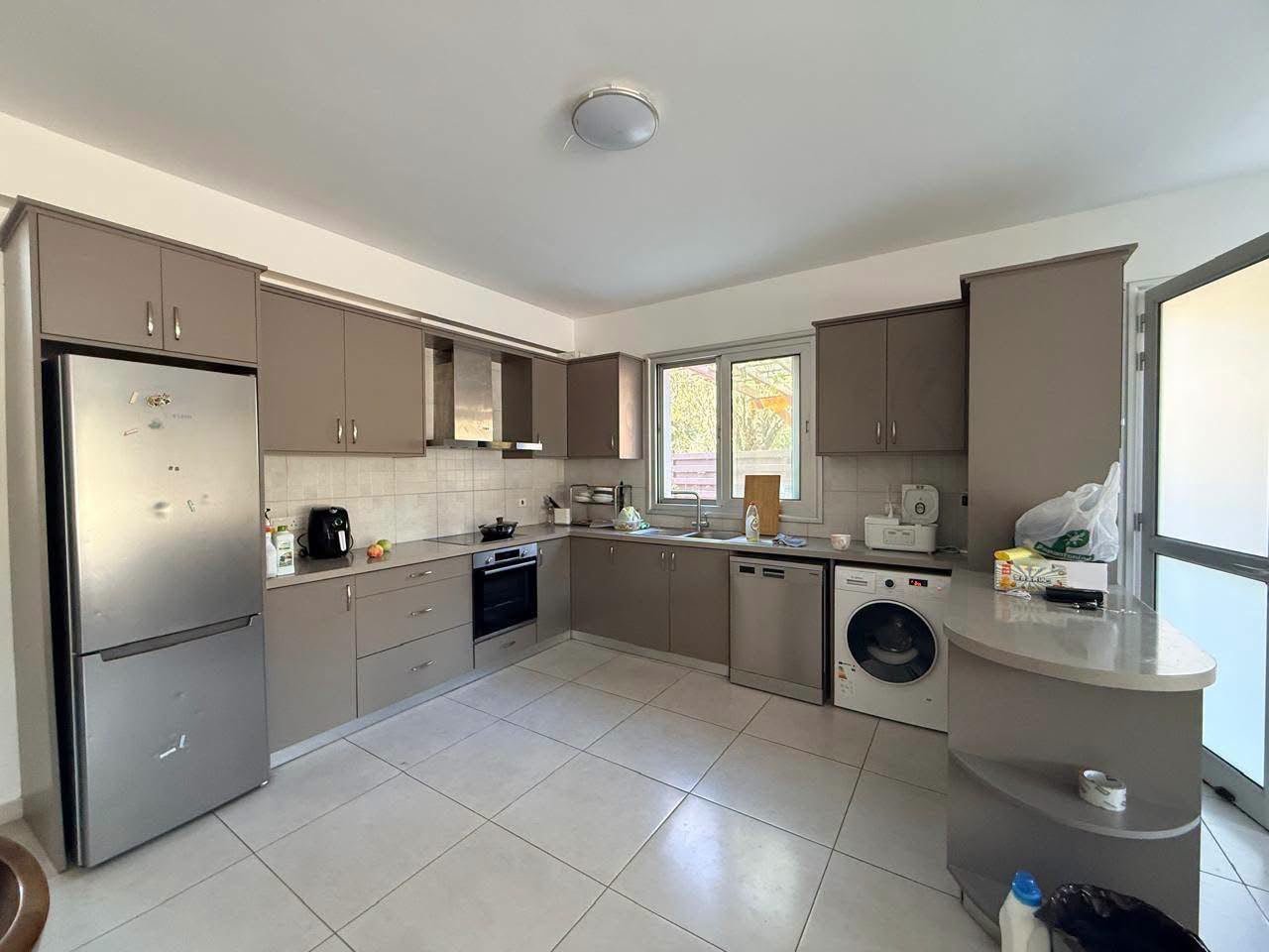 Modern 4-Bedroom Villa in Universal, Paphos