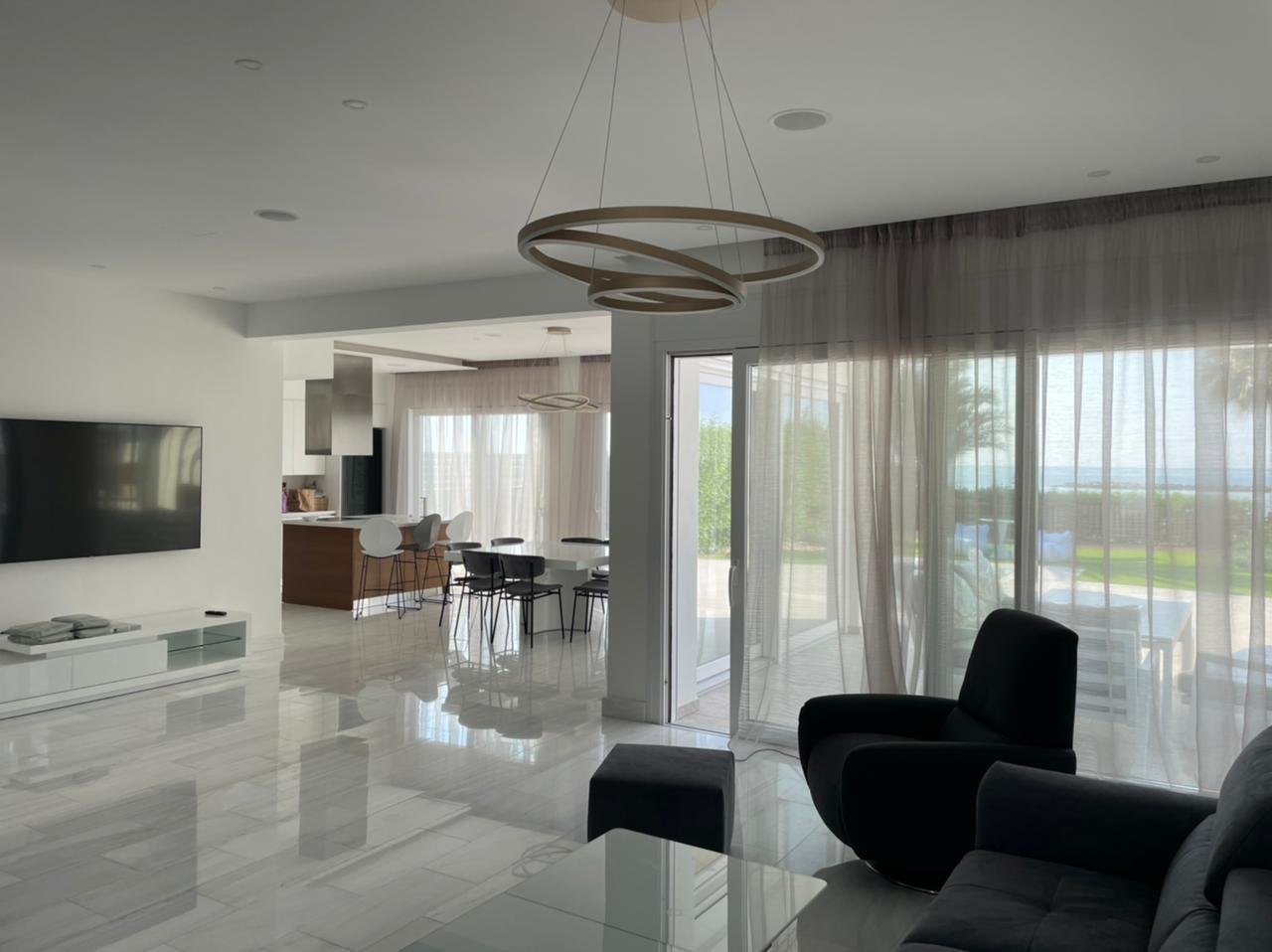 4-bedroom beachfront villa with pool in Dekeleia, Larnaca photo 8