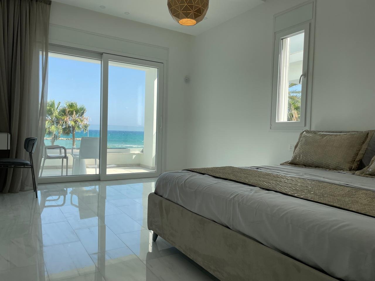 4-bedroom beachfront villa with pool in Dekeleia, Larnaca photo 10