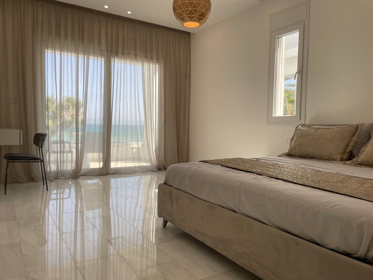 4-bedroom beachfront villa with pool in Dekeleia, Larnaca photo 13