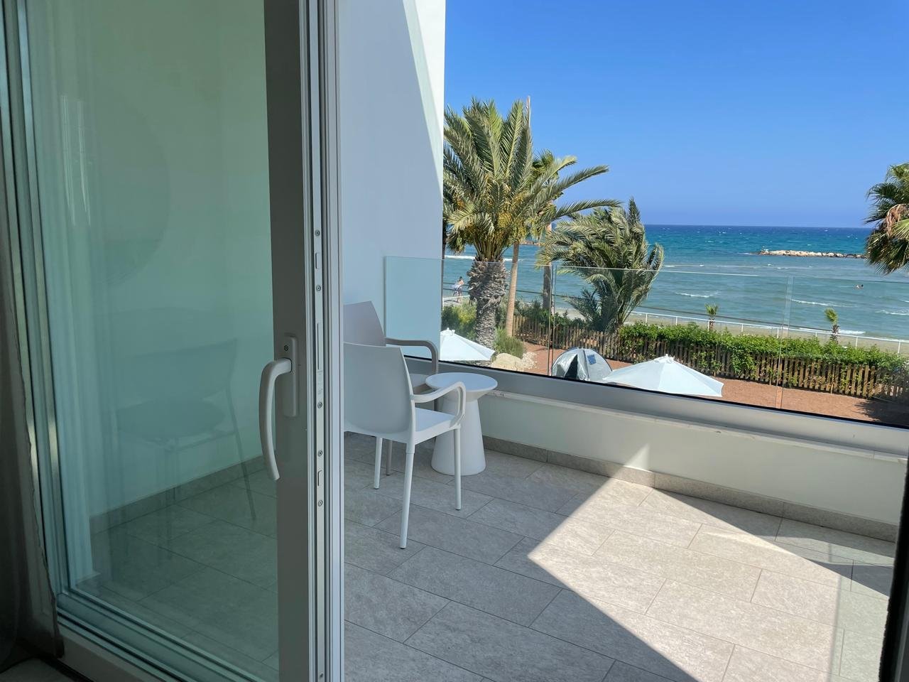 4-bedroom beachfront villa with pool in Dekeleia, Larnaca photo 14