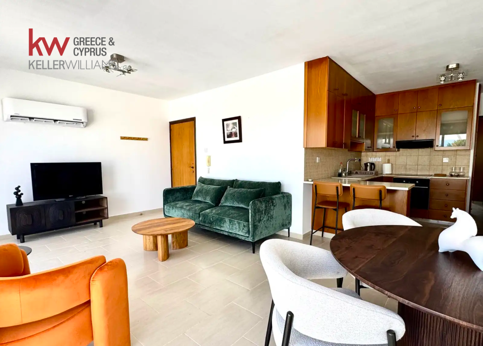 3-bed apartment with balcony and covered parking in Livadia photo 3