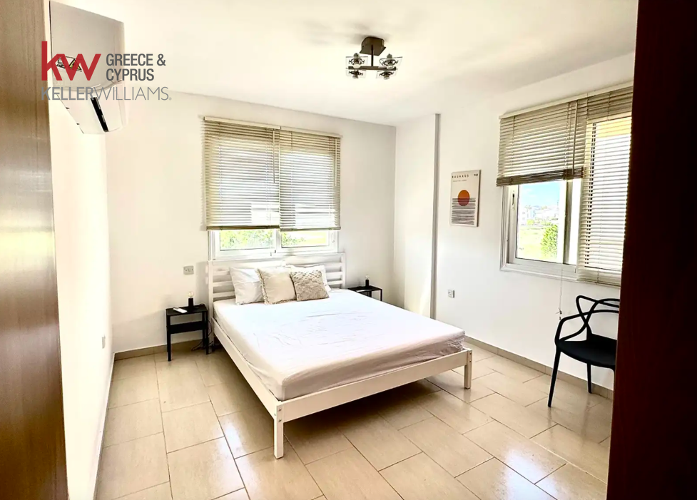 3-bed apartment with balcony and covered parking in Livadia photo 8