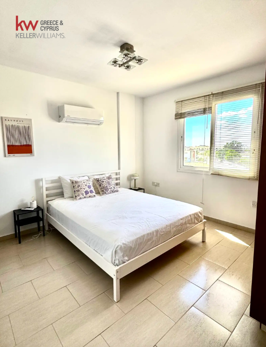 3-bed apartment with balcony and covered parking in Livadia photo 12