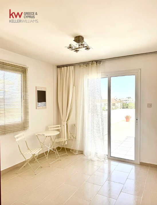 3-bed apartment with balcony and covered parking in Livadia photo 13