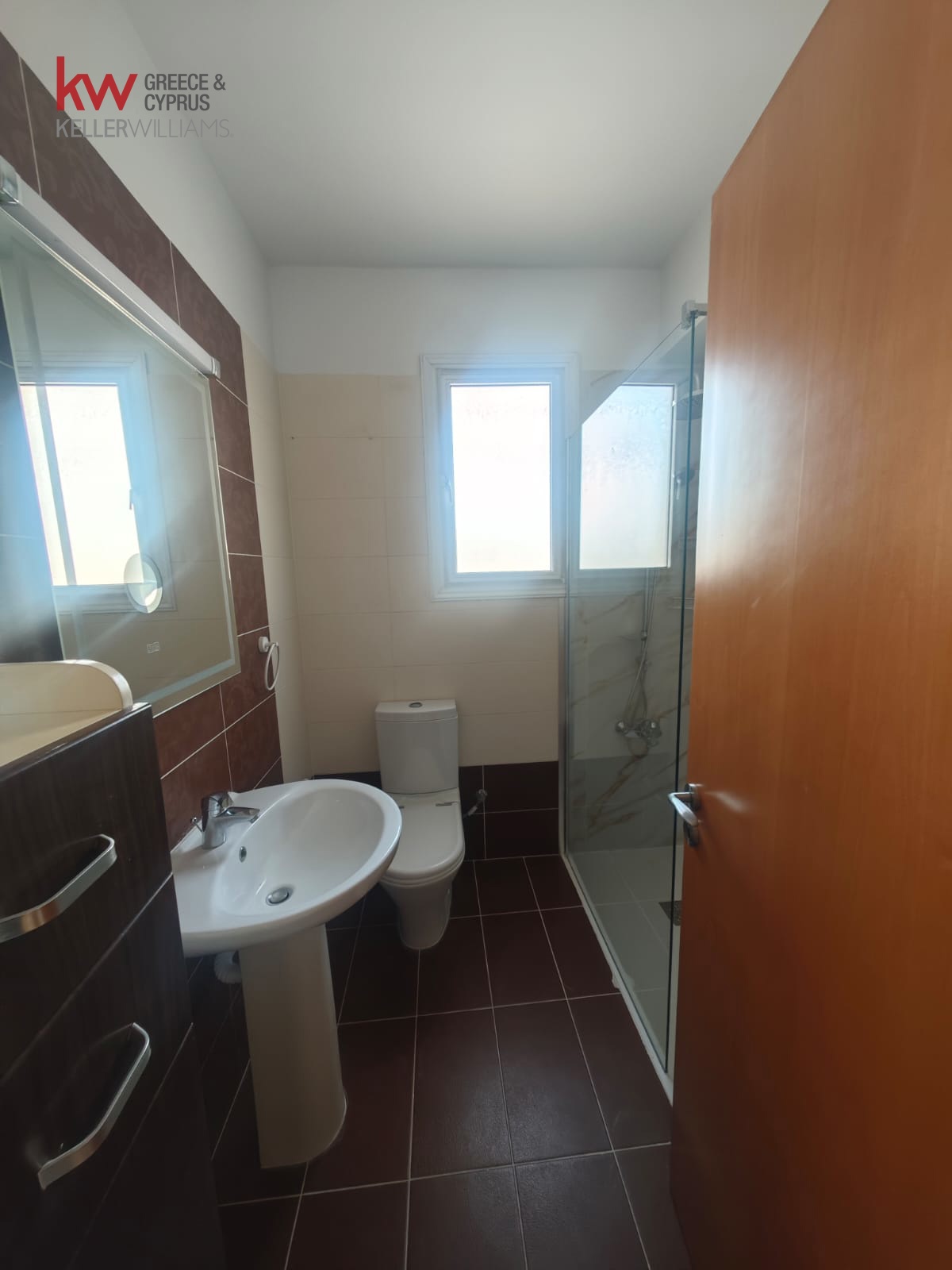 2-bed modern apartment with balcony in Drosia, Larnaca photo 10