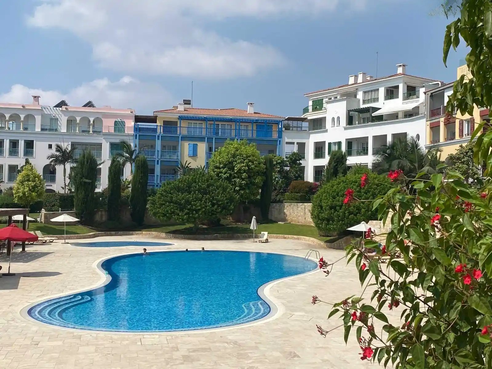 3-bed ground-floor apartment at Limassol Marina photo 2