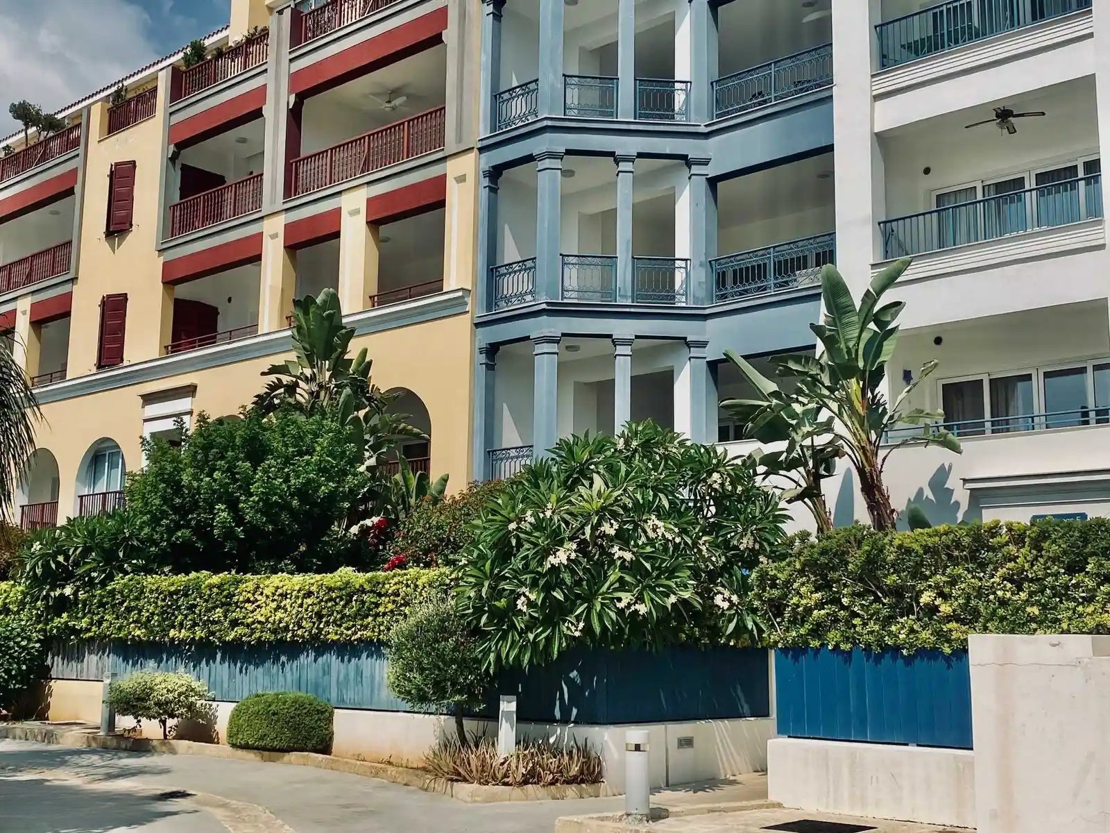 3-bed ground-floor apartment at Limassol Marina photo 3