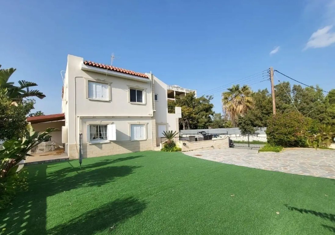 Modern 4-Bedroom Villa in Dekeleia, Larnaca