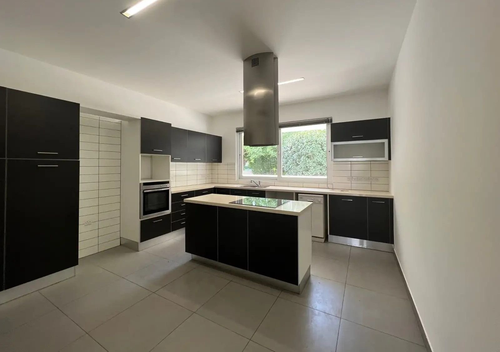 Spacious 3-Bedroom Apartment in Nicosia Center, Nicosia