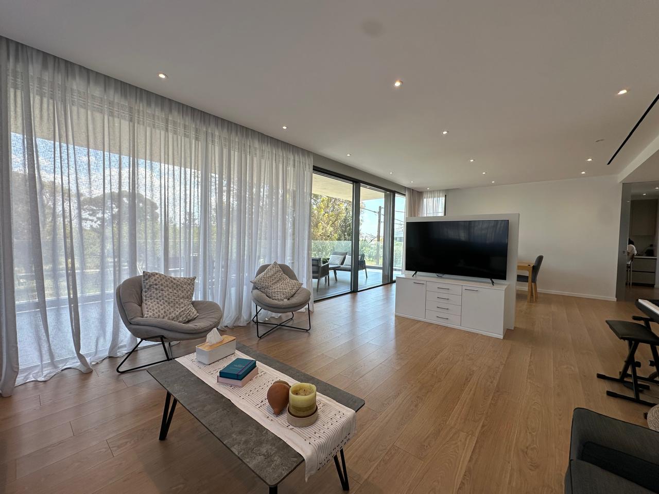 Luxurious 3-Bedroom Apartment on a Single Level