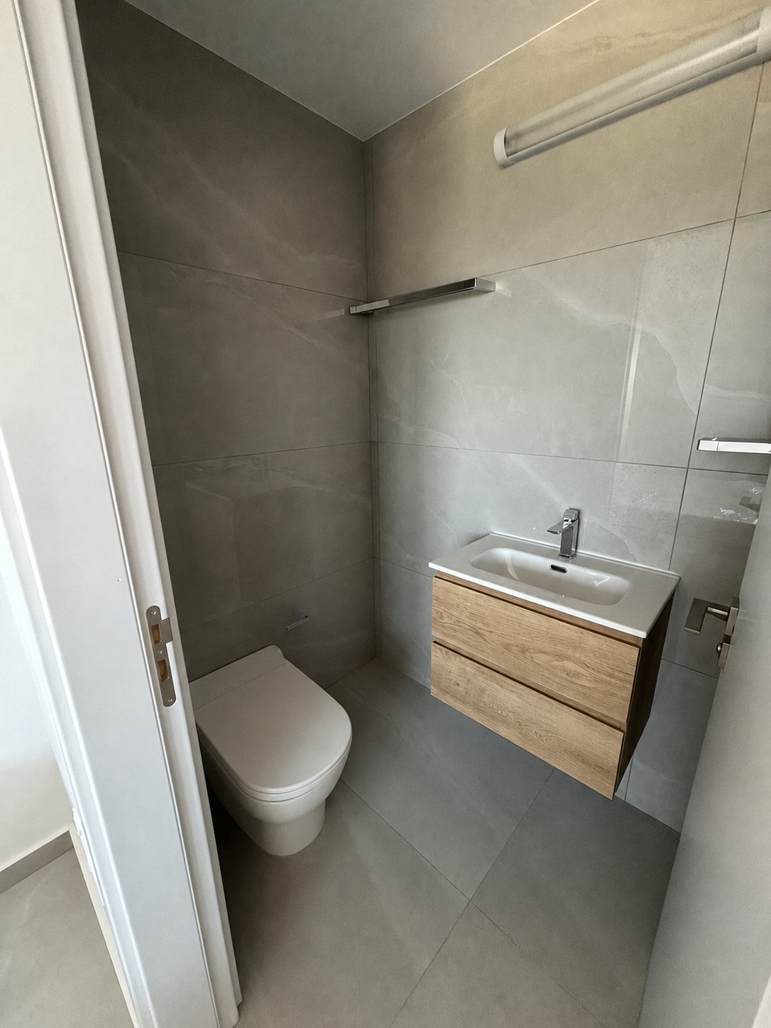 2-bed furnished apartment for rent in Kato Polemidia photo 6