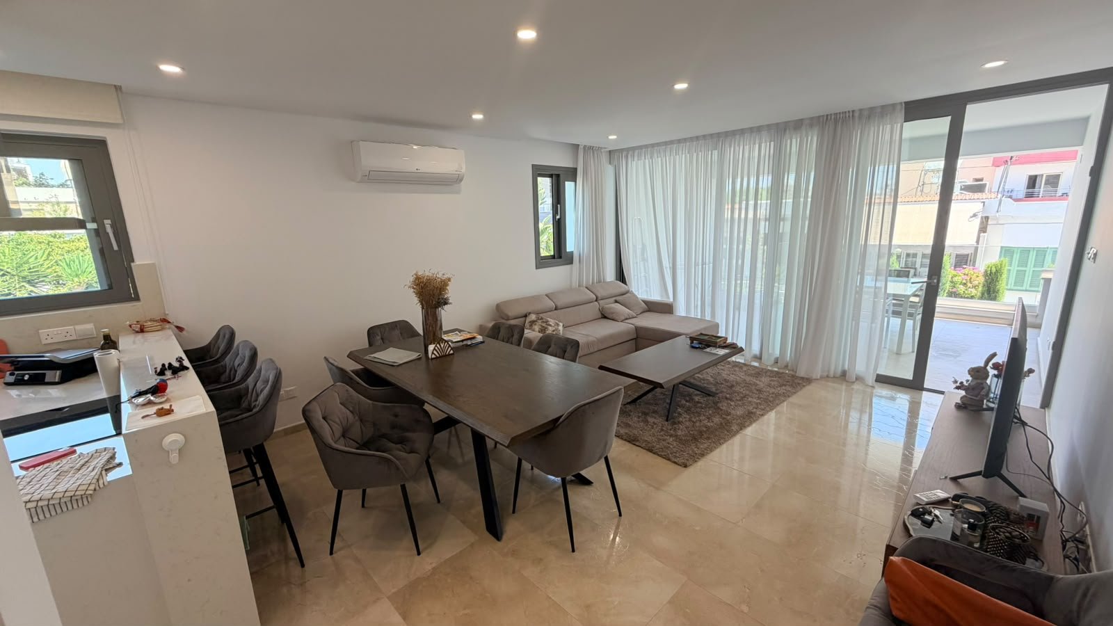 Modern 2-Bedroom Apartment in Kato Paphos, Paphos