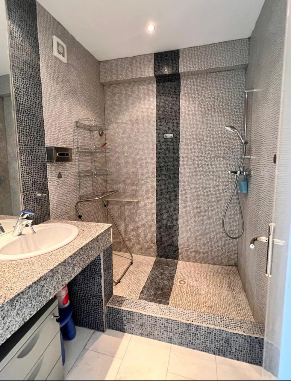 Spacious 3-bedroom apartment in Katholiki, Limassol photo 7