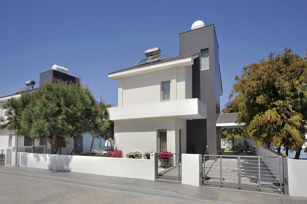 Spacious 3-Bedroom House in Perivolia, Larnaca