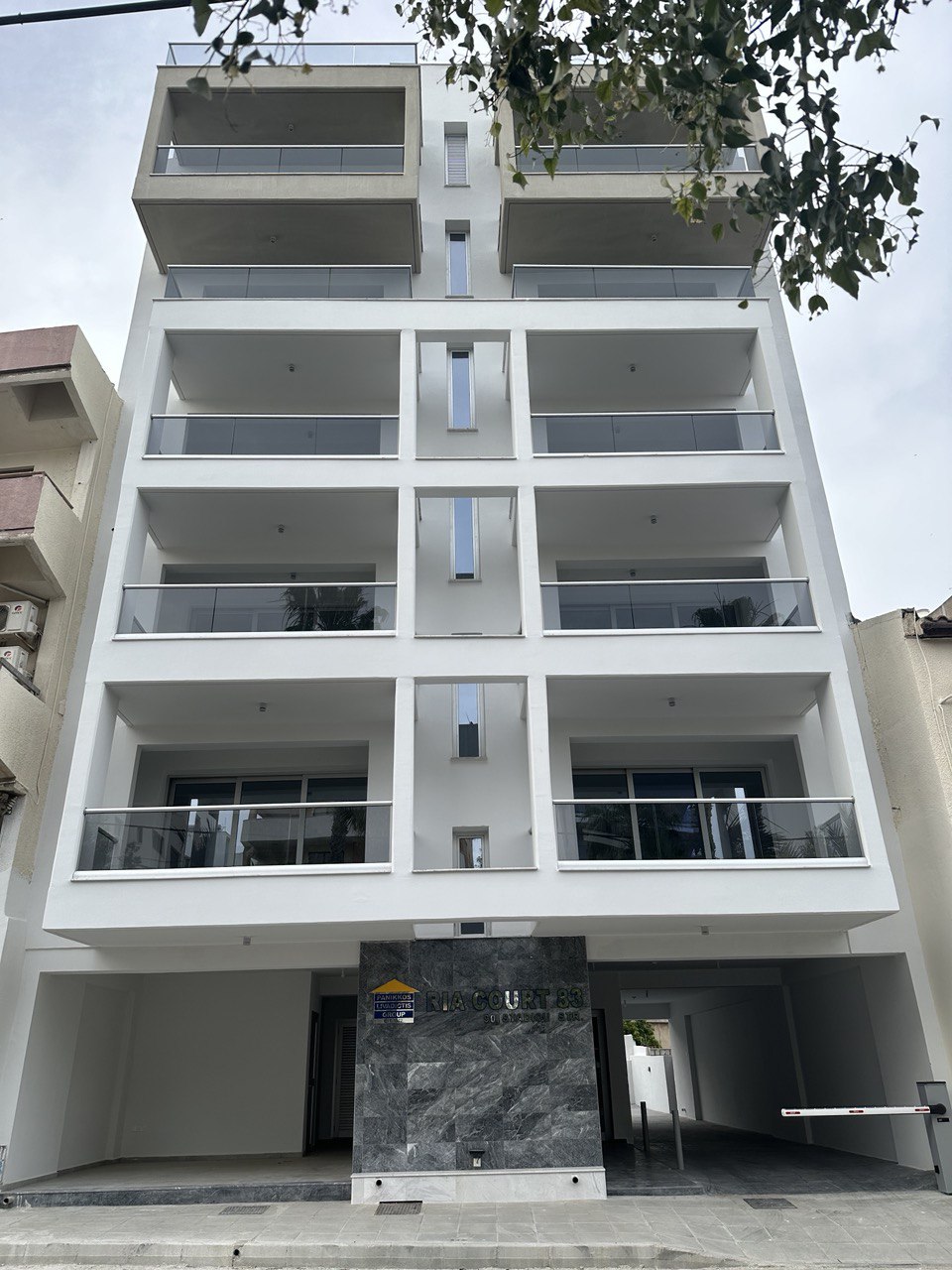 1-bed penthouse apartment with roof terrace in Larnaca city centre photo 6
