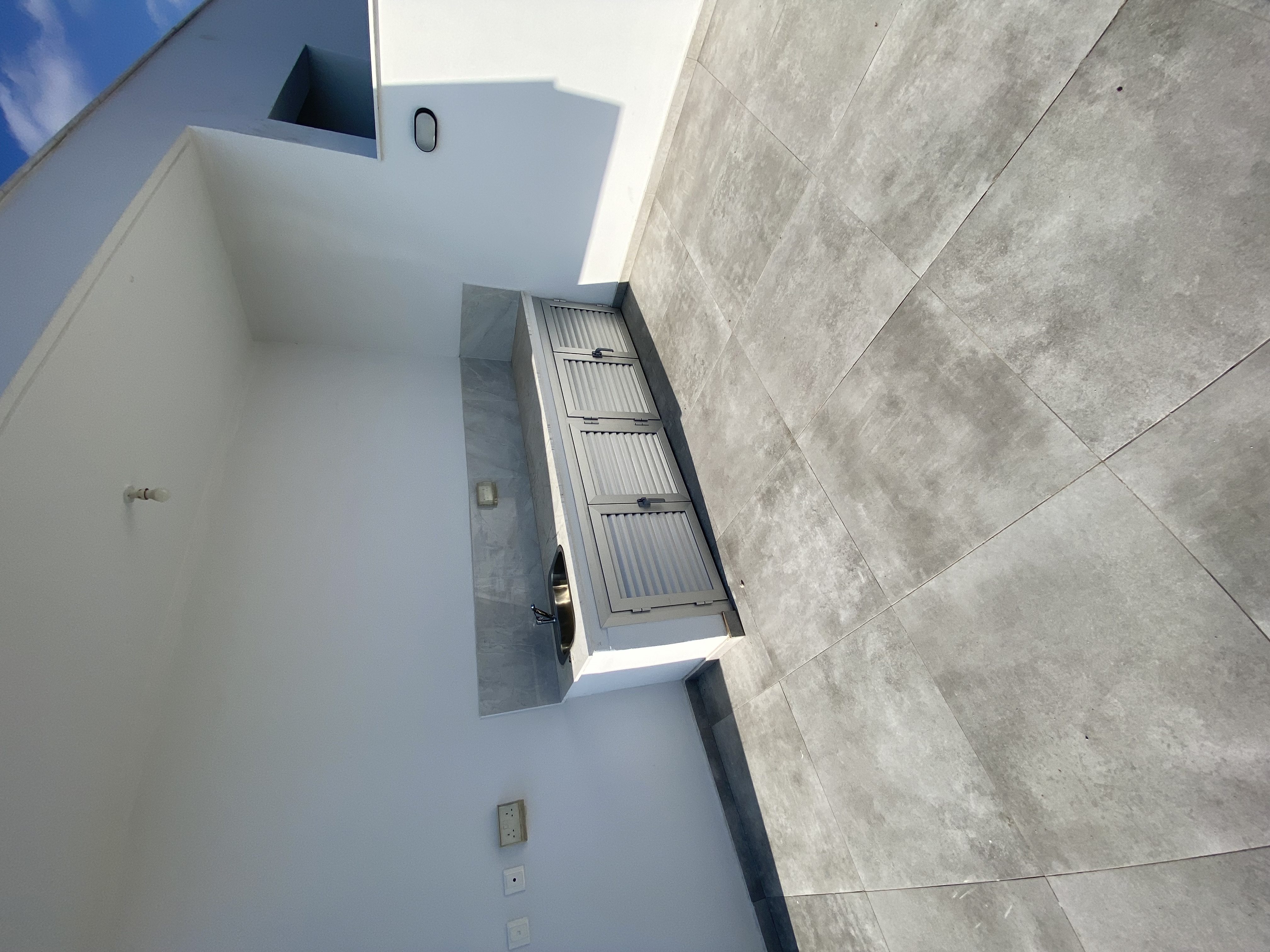 1-bed penthouse apartment with roof terrace in Larnaca city centre photo 9