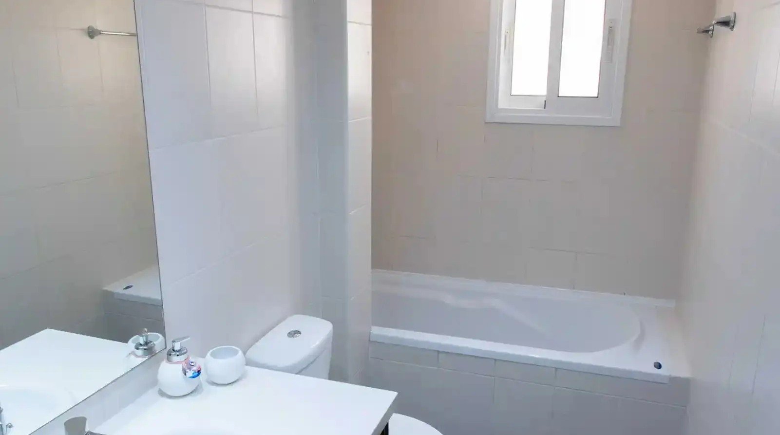 Renovated 3-bed semi-detached house with garden in Polemidia Kato photo 9