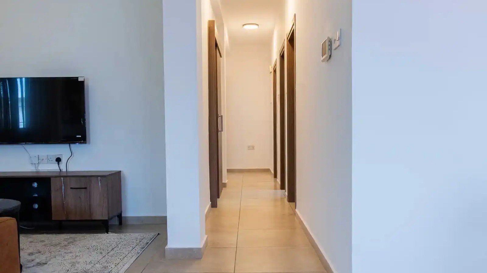 Renovated 3-bed semi-detached house with garden in Polemidia Kato photo 16