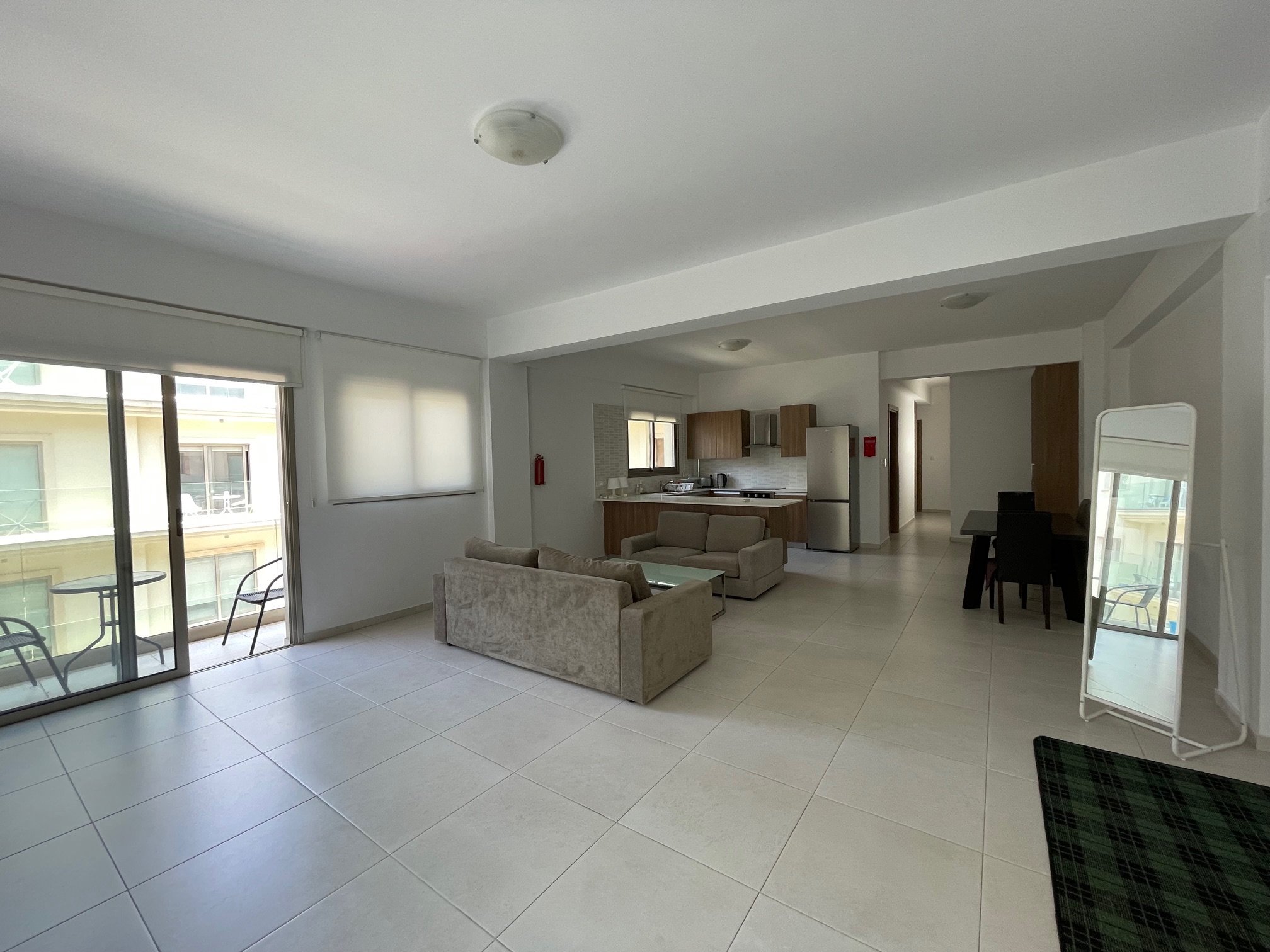 Modern 2-Bedroom Apartment in Finikoudes, Larnaca