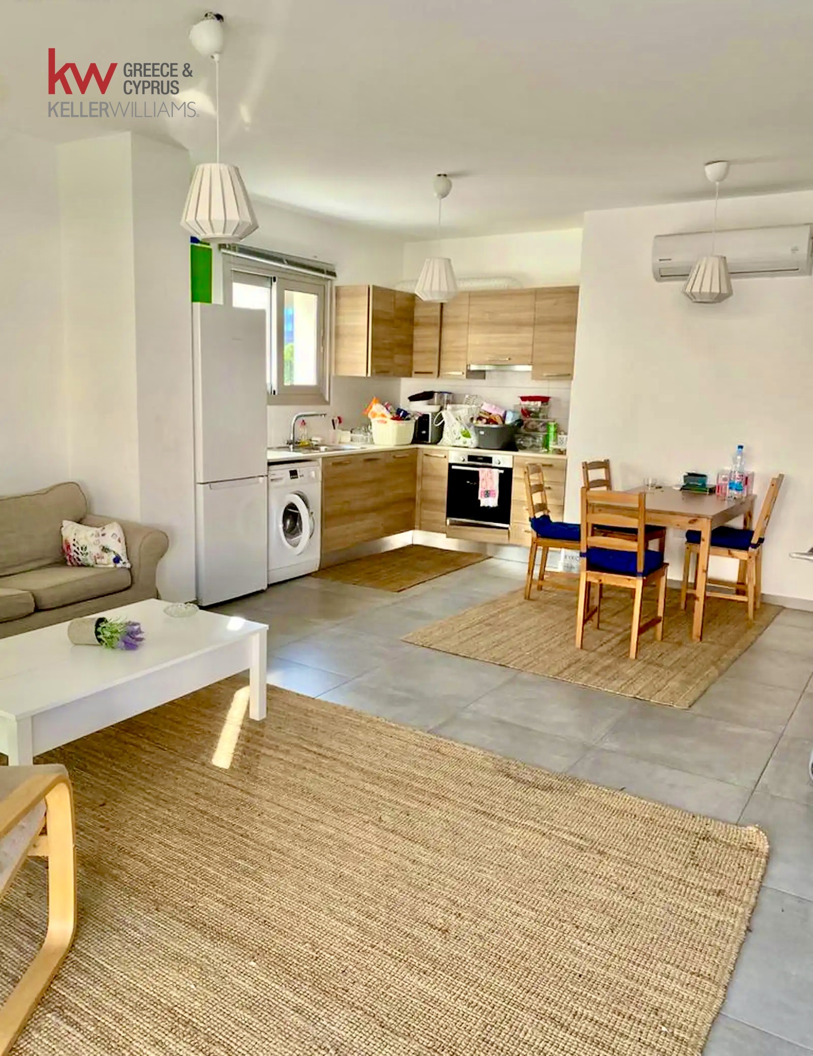 2-bed apartment with balcony and parking in Faneromeni photo 2
