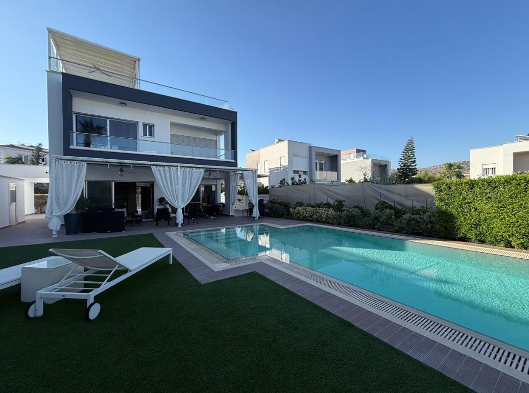 Spacious 3-Bedroom House in Mouttagiaka, Limassol