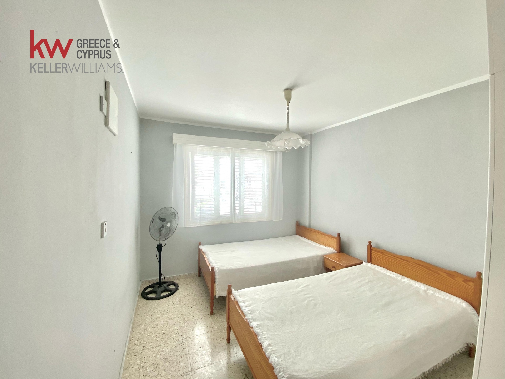 2-bed apartment with sea view near beach in Meneou photo 9
