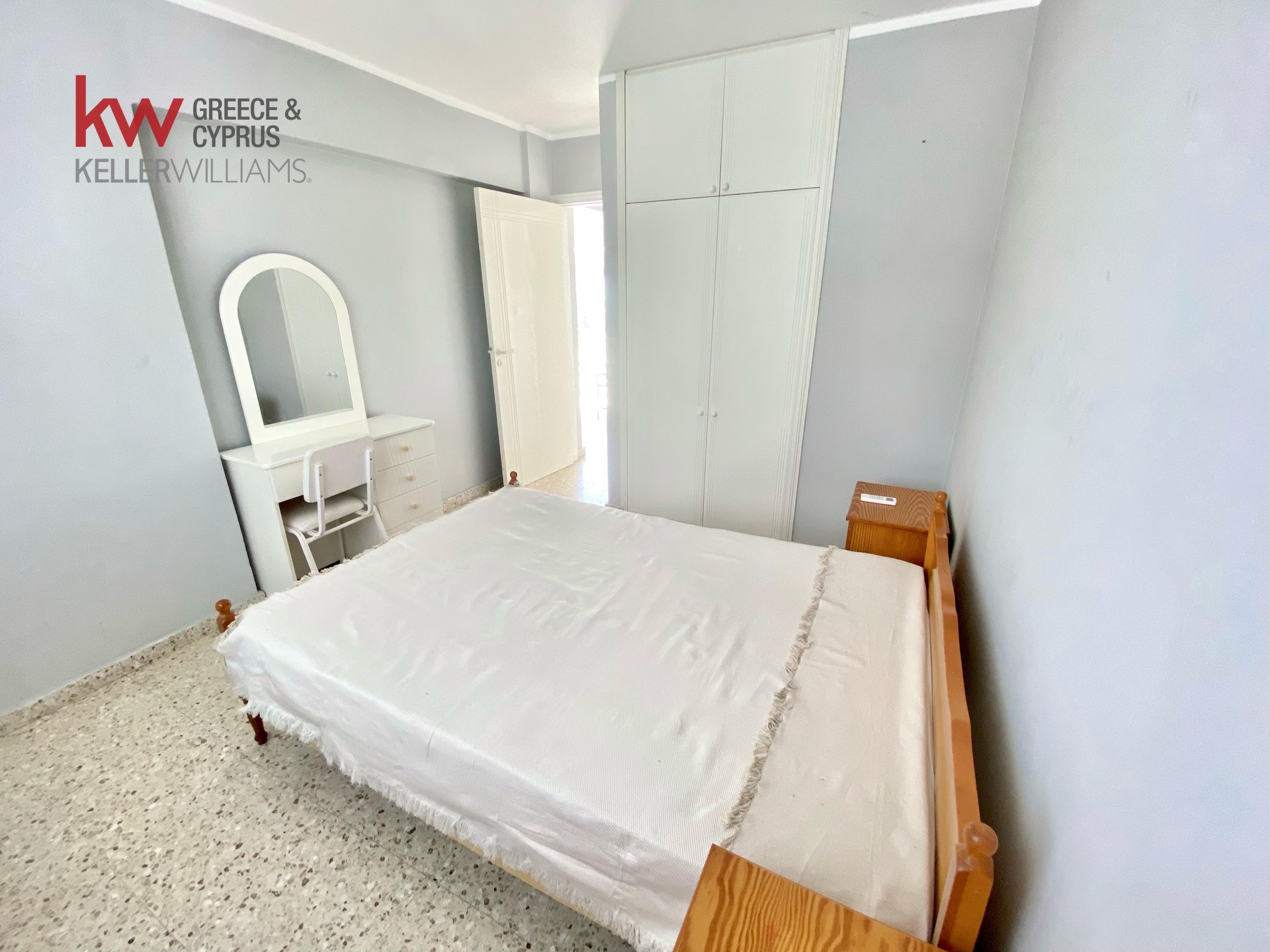 2-bed apartment with sea view near beach in Meneou photo 7
