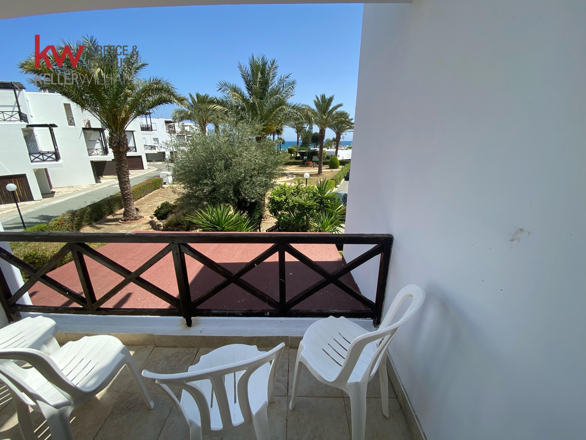 2-bed apartment with sea view near beach in Meneou photo 13