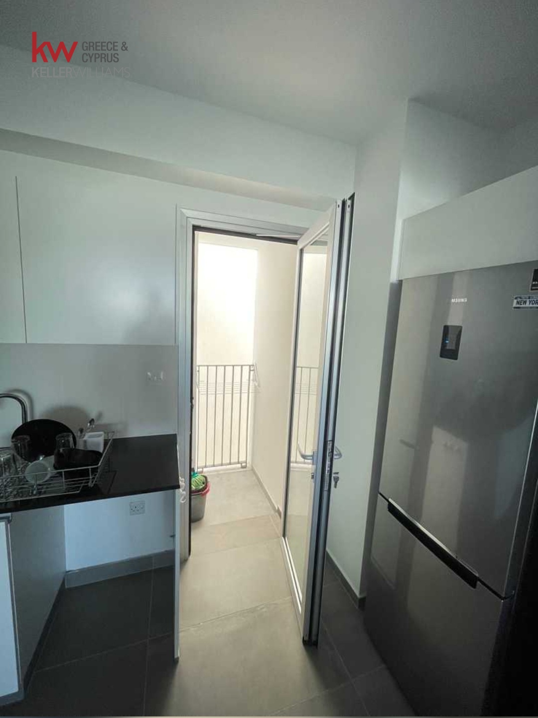 2-bed furnished apartment with roof garden in Strovolos photo 5
