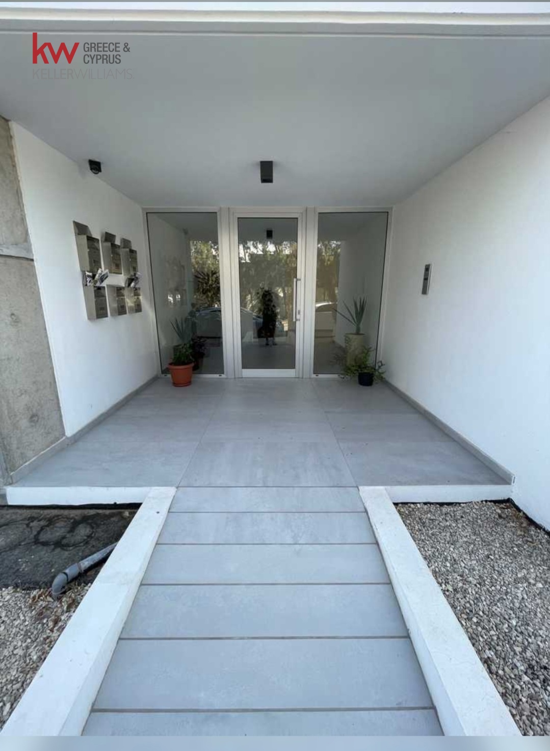 2-bed furnished apartment with roof garden in Strovolos photo 16