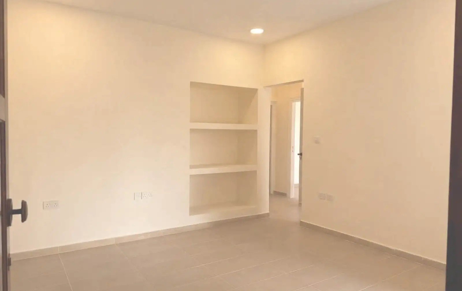Renovated 2-bed apartment with balcony in Kato Polemidia, Limassol photo 2