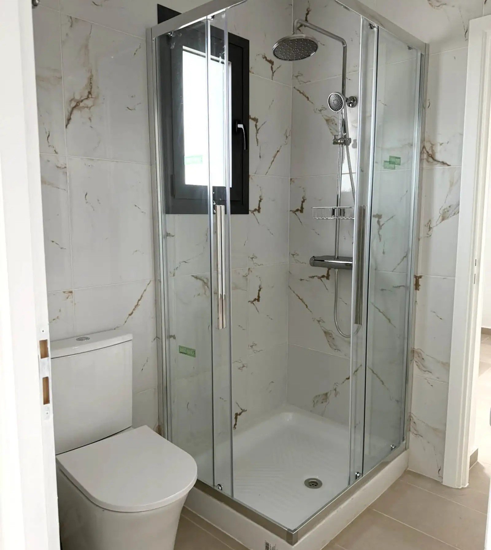 Renovated 2-bed apartment with balcony in Kato Polemidia, Limassol photo 12
