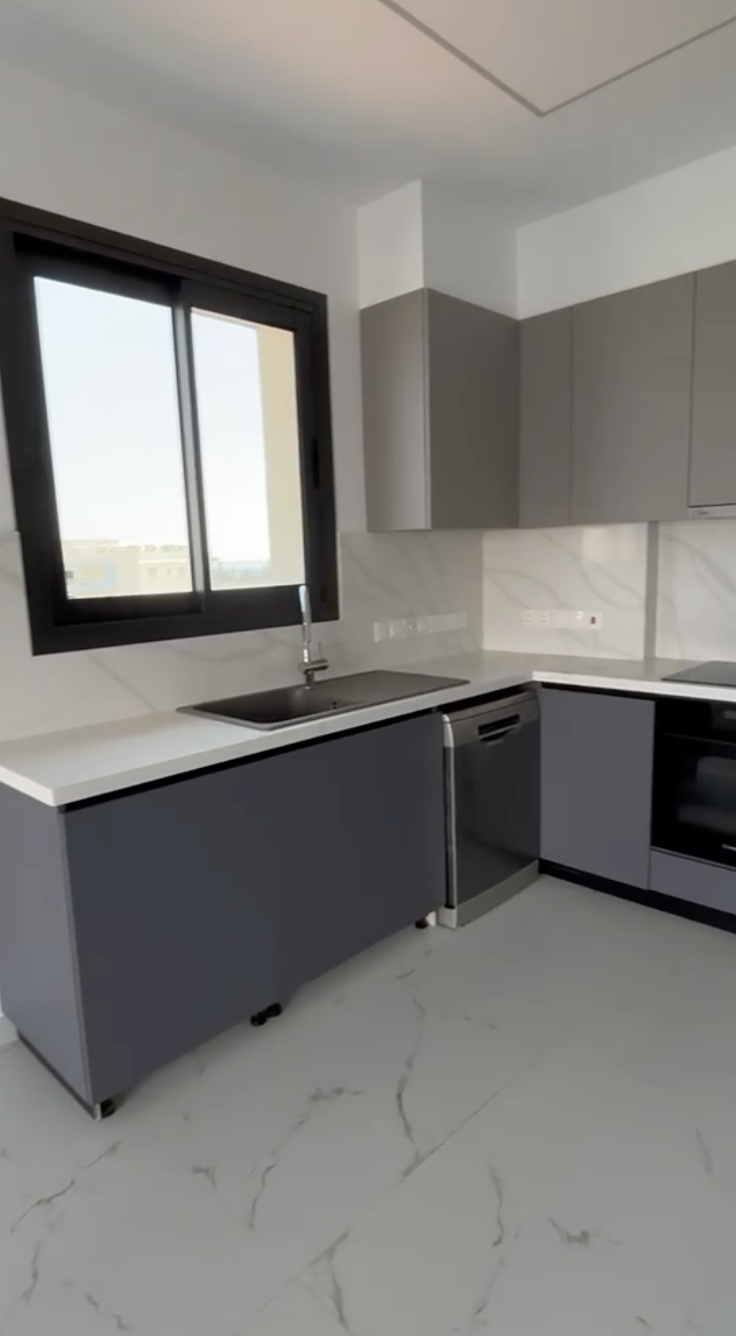 2-bed penthouse with roof garden in Agios Sylas, Limassol photo 3