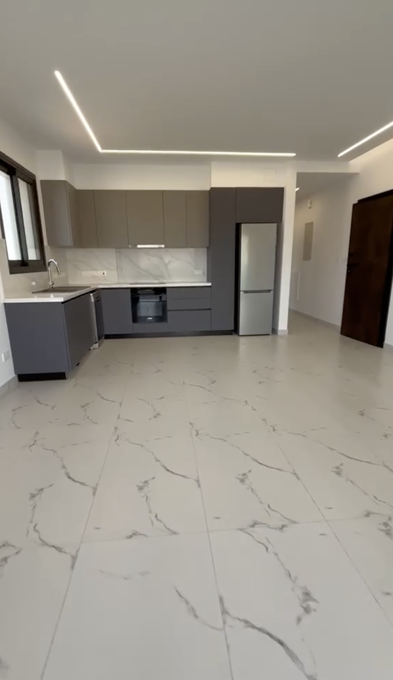 2-bed penthouse with roof garden in Agios Sylas, Limassol photo 9