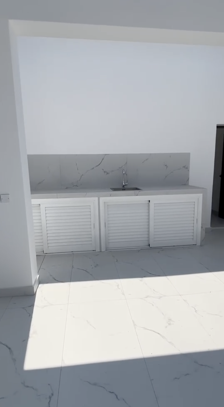 2-bed penthouse with roof garden in Agios Sylas, Limassol photo 8
