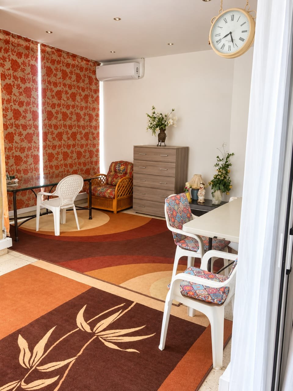 5-bed furnished villa with pool and sea views in Coral Bay photo 9