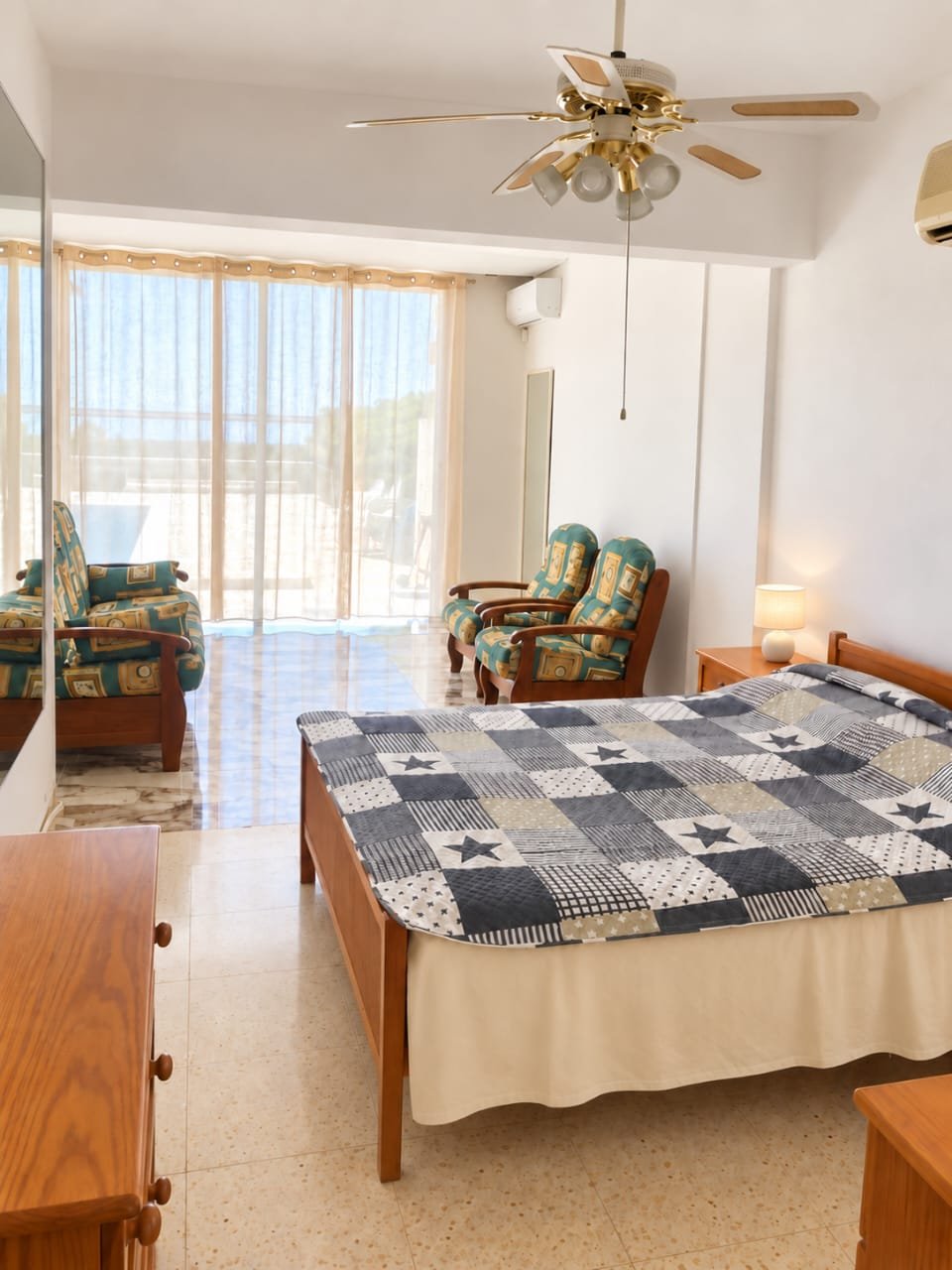 5-bed furnished villa with pool and sea views in Coral Bay photo 17