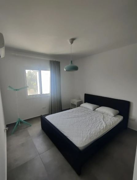 1-bed furnished apartment with sea view in Oroklini photo 4