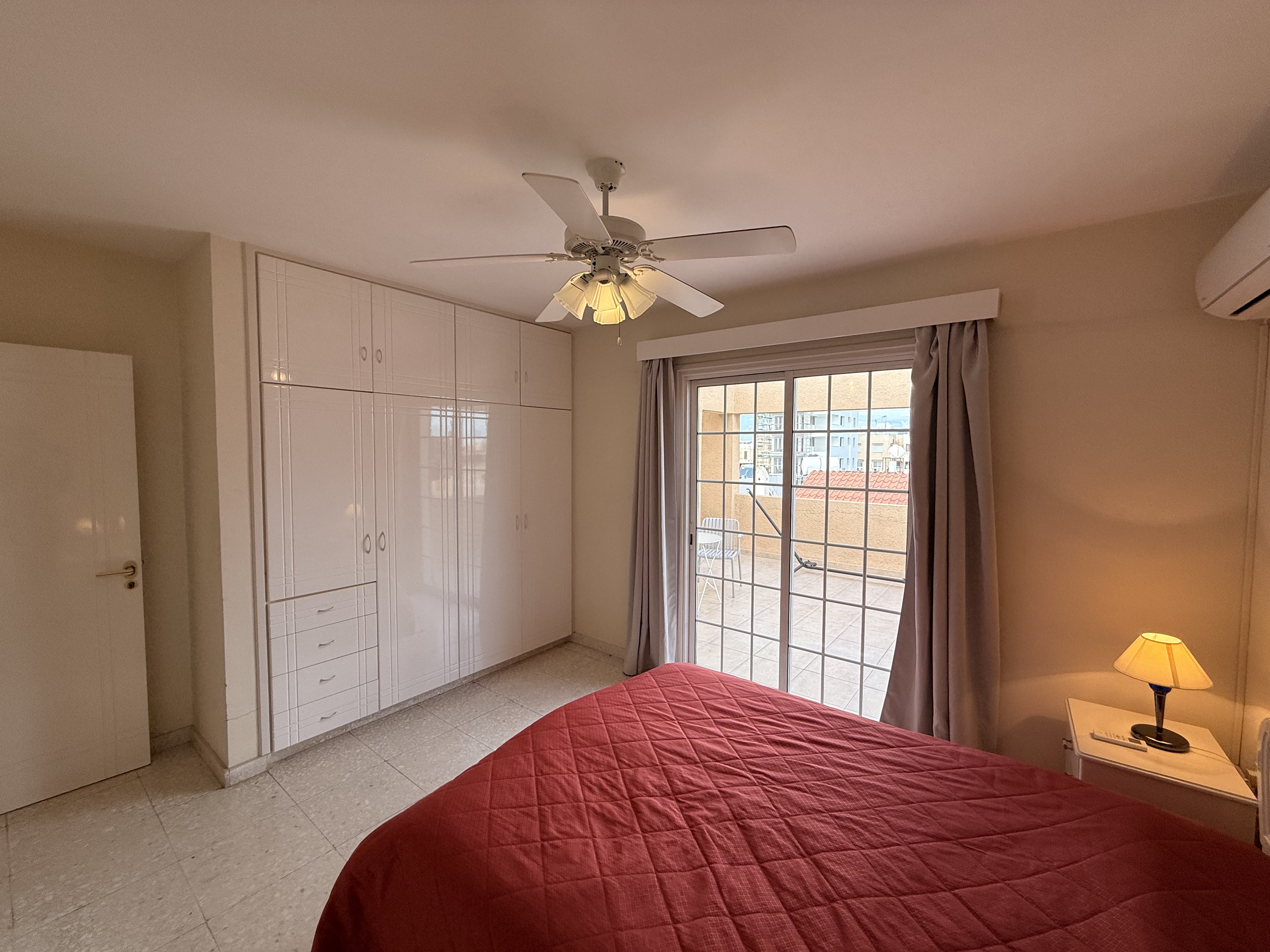 3-bed penthouse with terraces and views in Larnaca photo 17