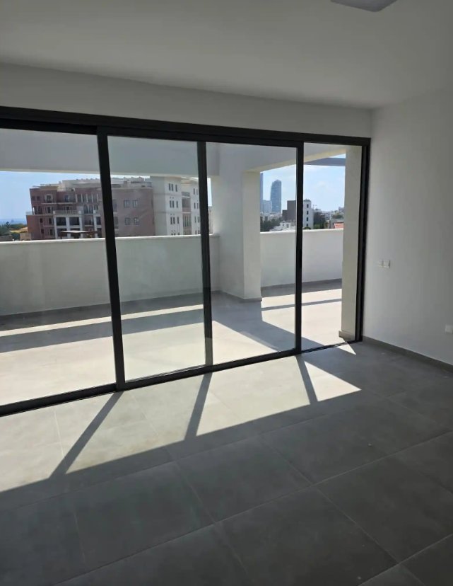 Modern 3-Bedroom Penthouse in Germasogeia Tourist Area, Limassol
