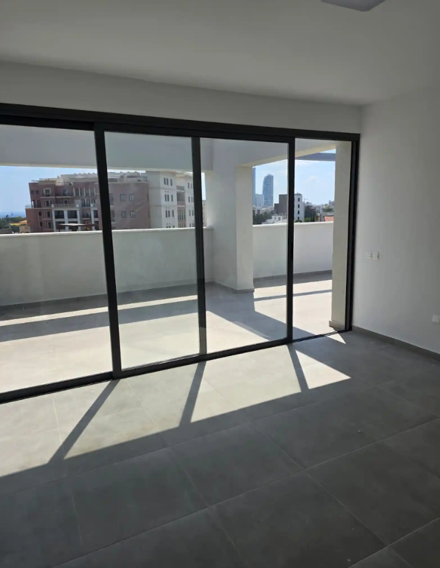 Modern 3-Bedroom Penthouse in Germasogeia Tourist Area, Limassol