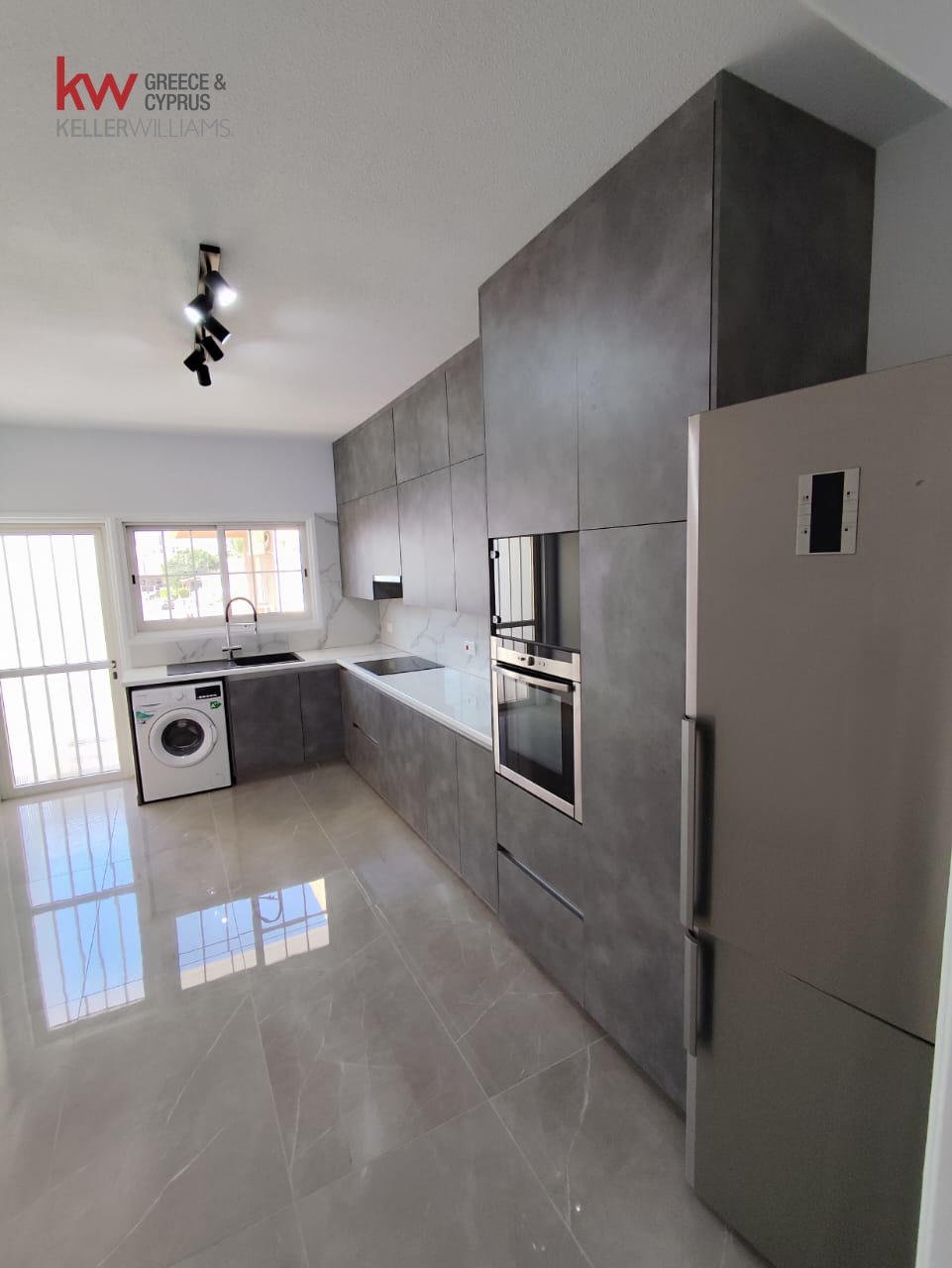 3-bed apartment for rent in Larnaca City photo 5