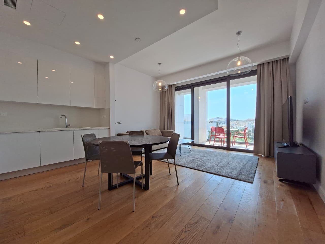 Modern 2-Bedroom Apartment in Mesa Geitonia, Limassol