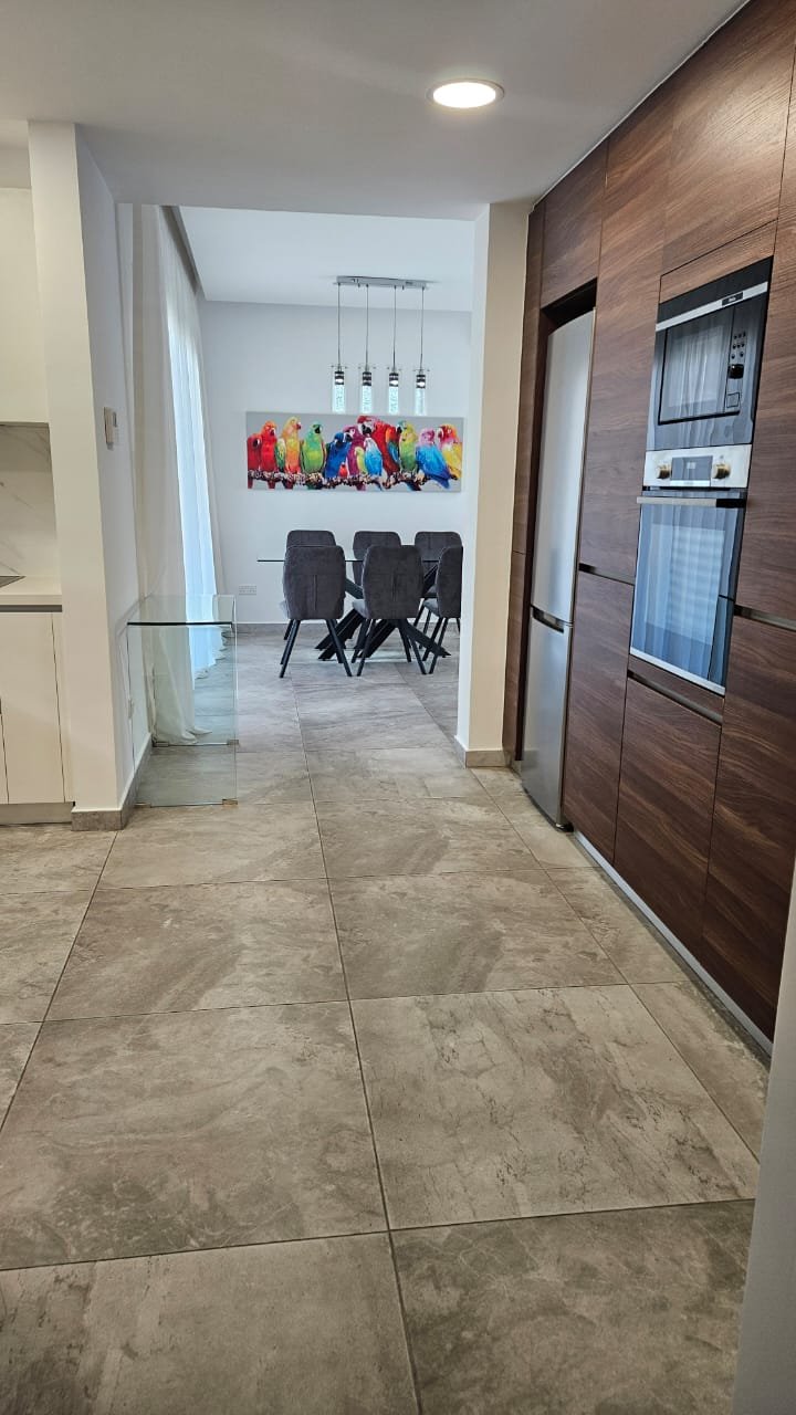 Modern 2-Bedroom Apartment in Mesa Geitonia, Limassol