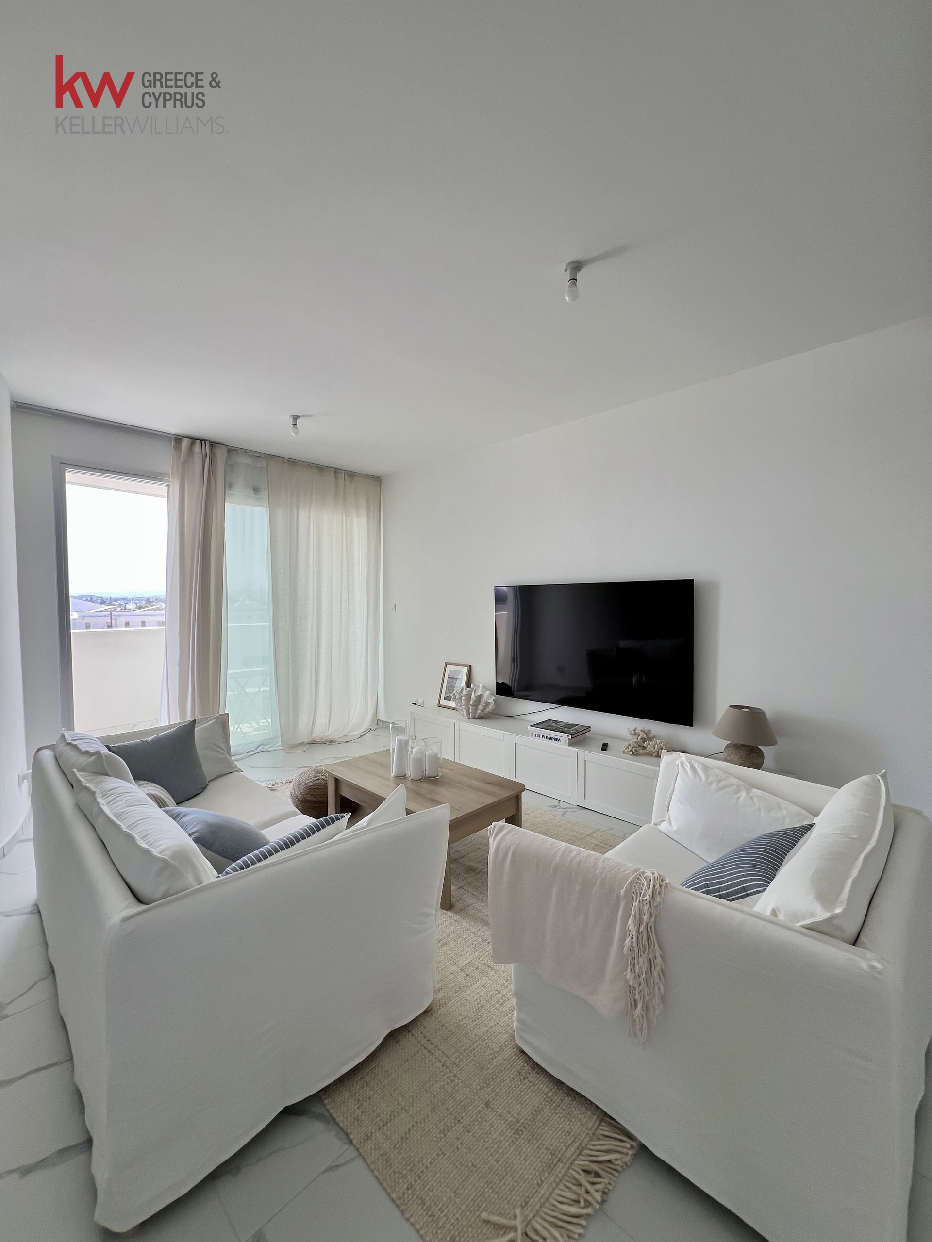 2-bed duplex penthouse with roof garden in Livadia photo 2