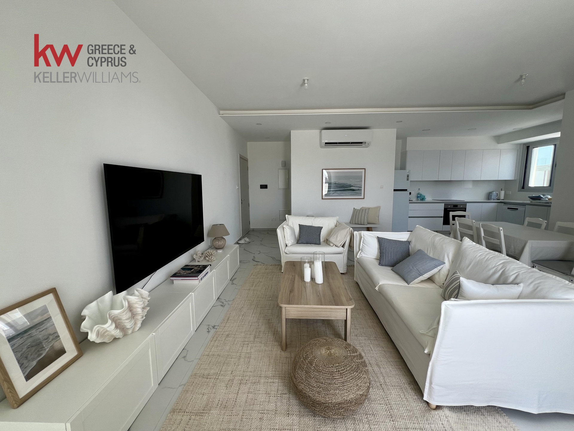 2-bed duplex penthouse with roof garden in Livadia photo 3