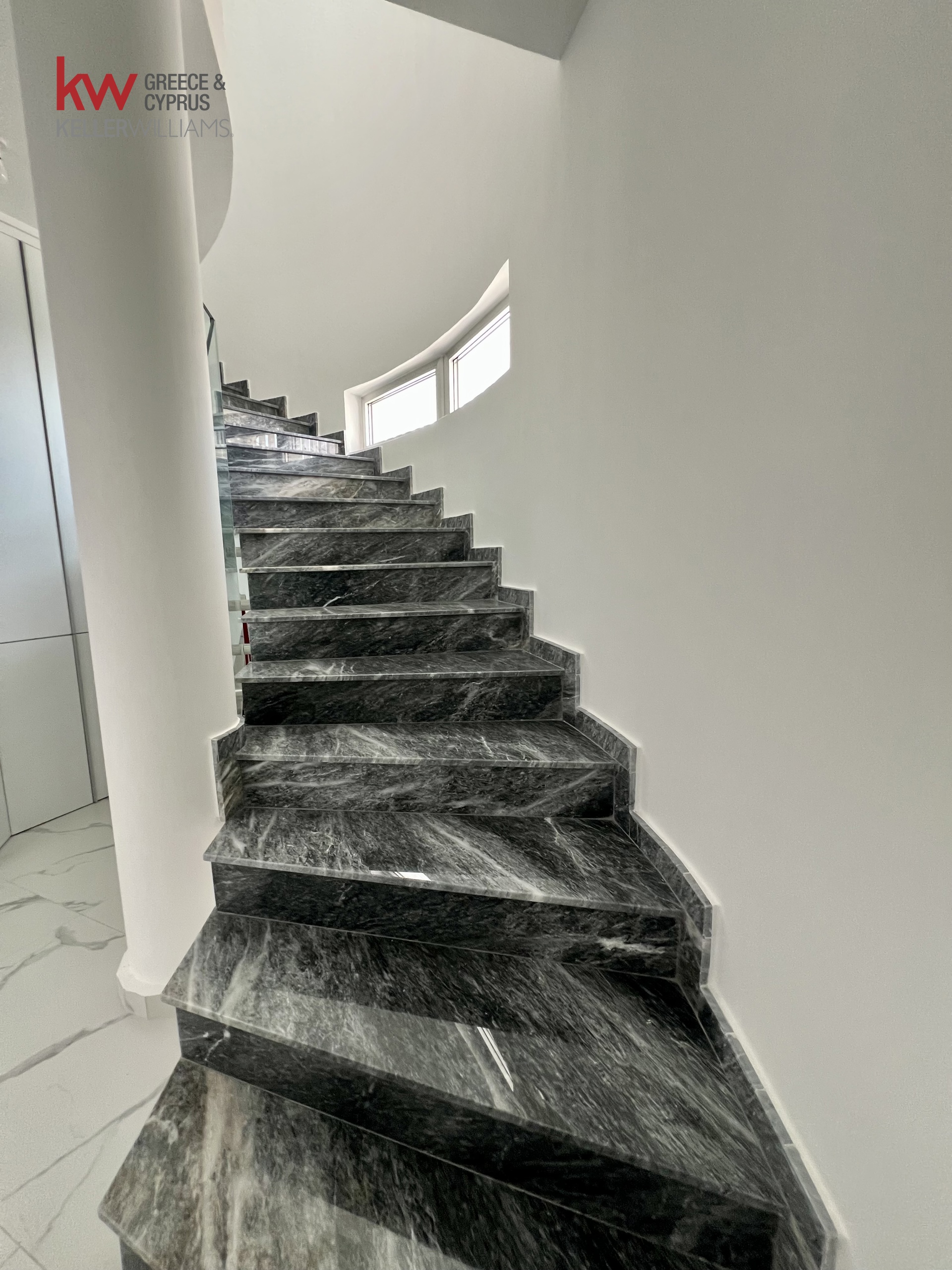 2-bed duplex penthouse with roof garden in Livadia photo 10