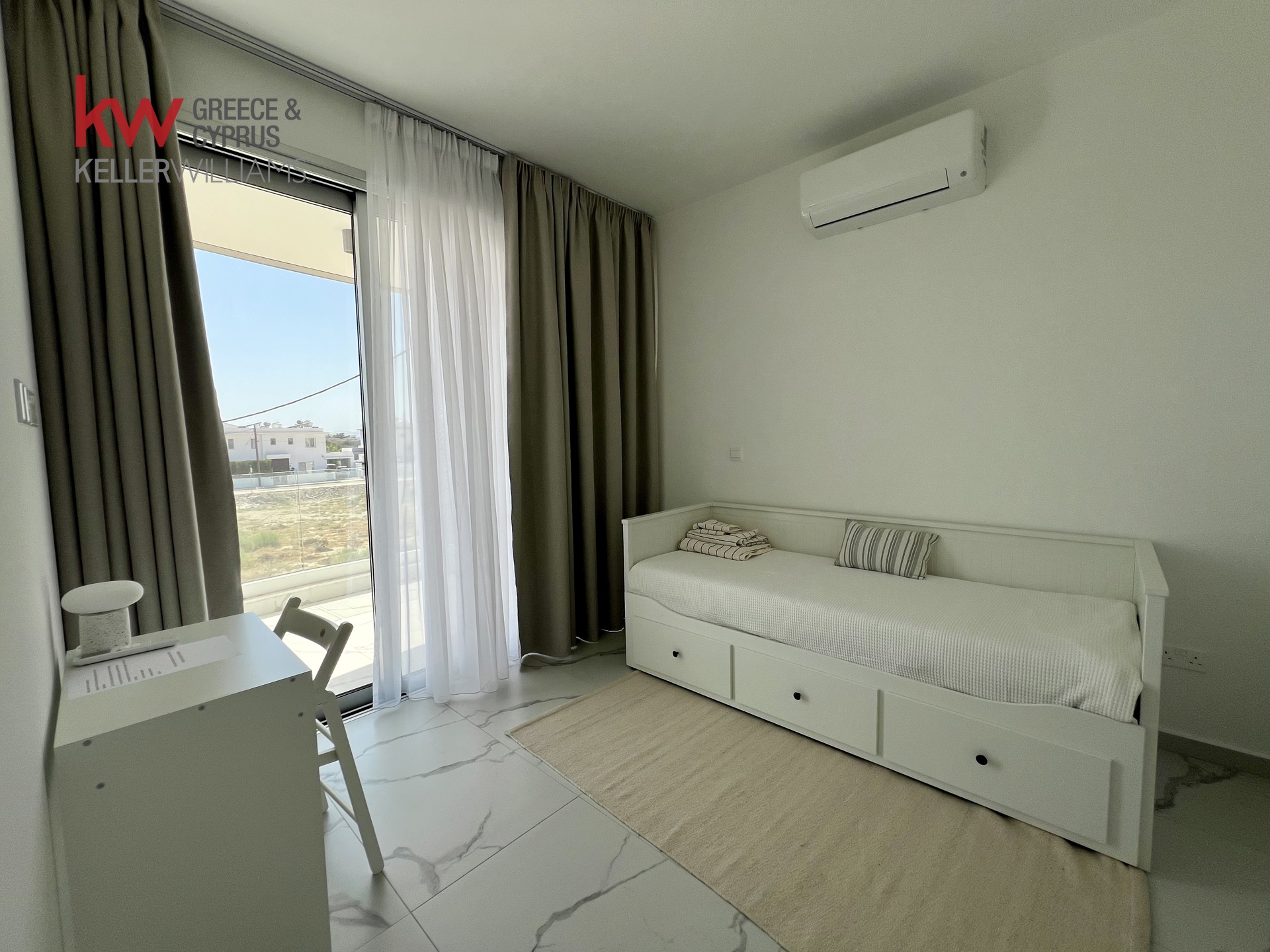 2-bed duplex penthouse with roof garden in Livadia photo 11