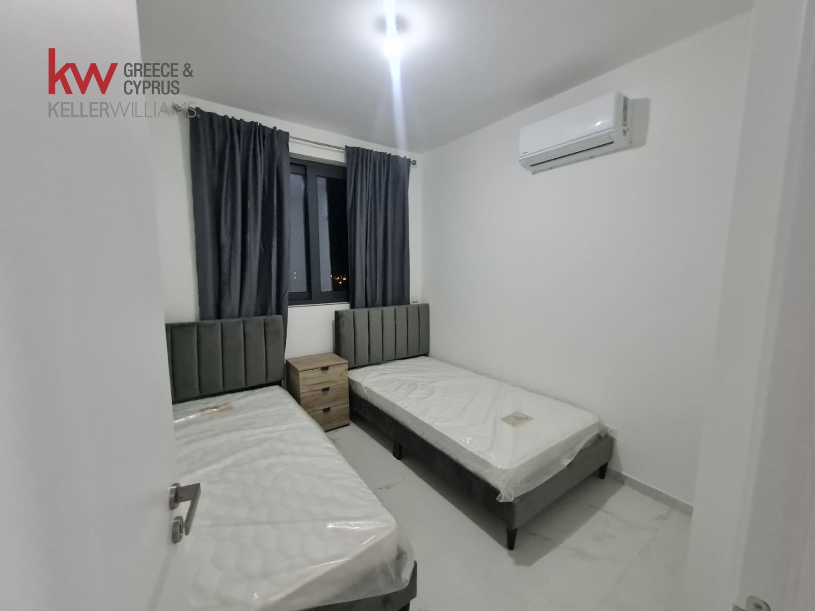 3-bed apartment with sea view and balconies in Livadia photo 4